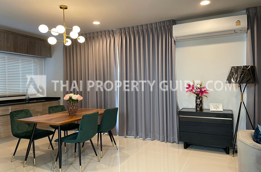 House with Shared Pool in Krung Thep Kritha 