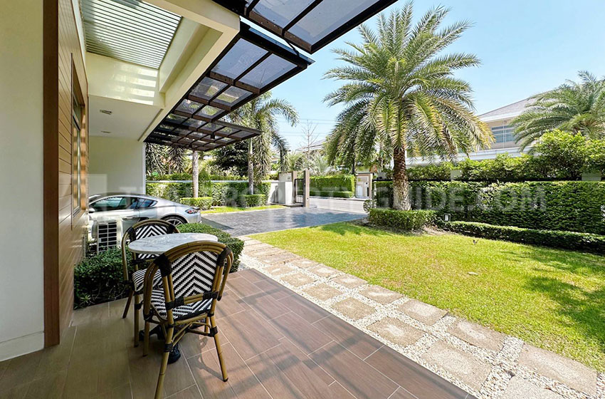 House with Shared Pool in Krung Thep Kritha 