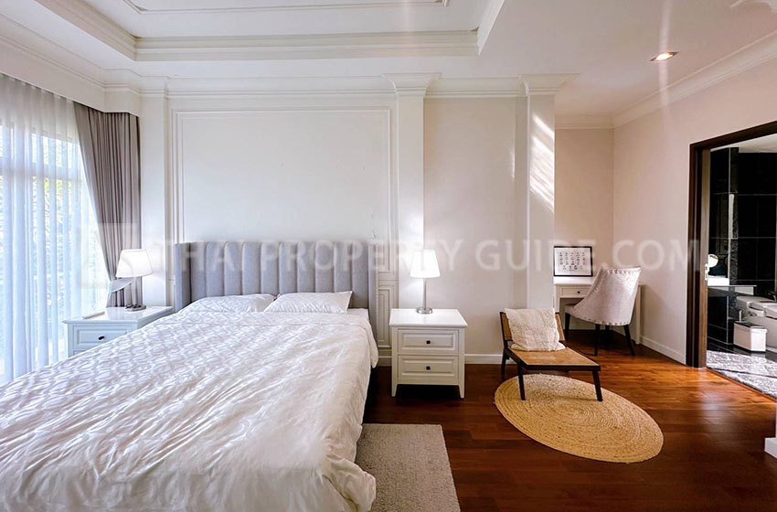 House with Shared Pool in Krung Thep Kritha 
