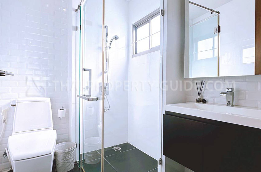 House with Shared Pool in Krung Thep Kritha 