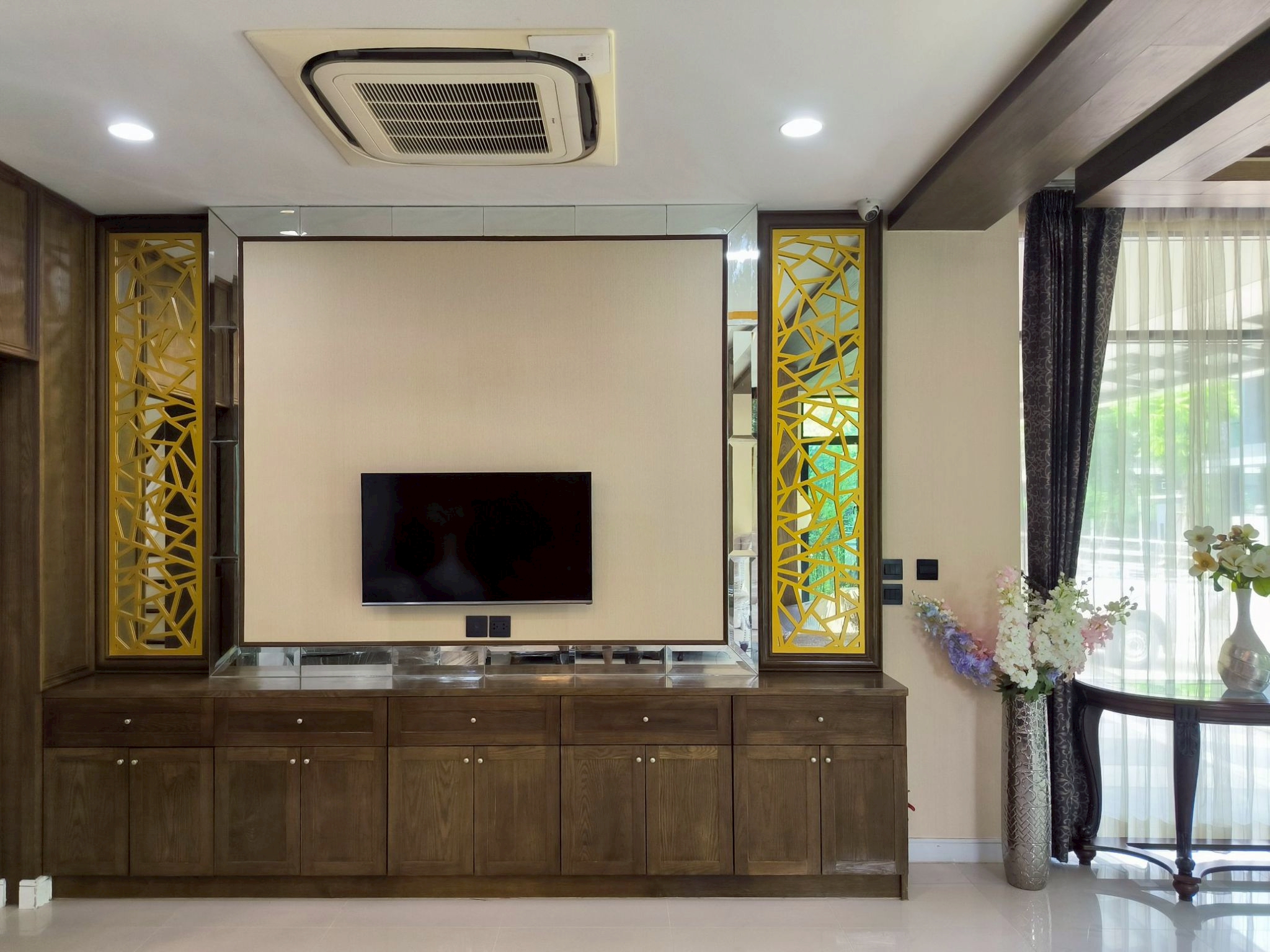 House with Shared Pool in Krung Thep Kritha 