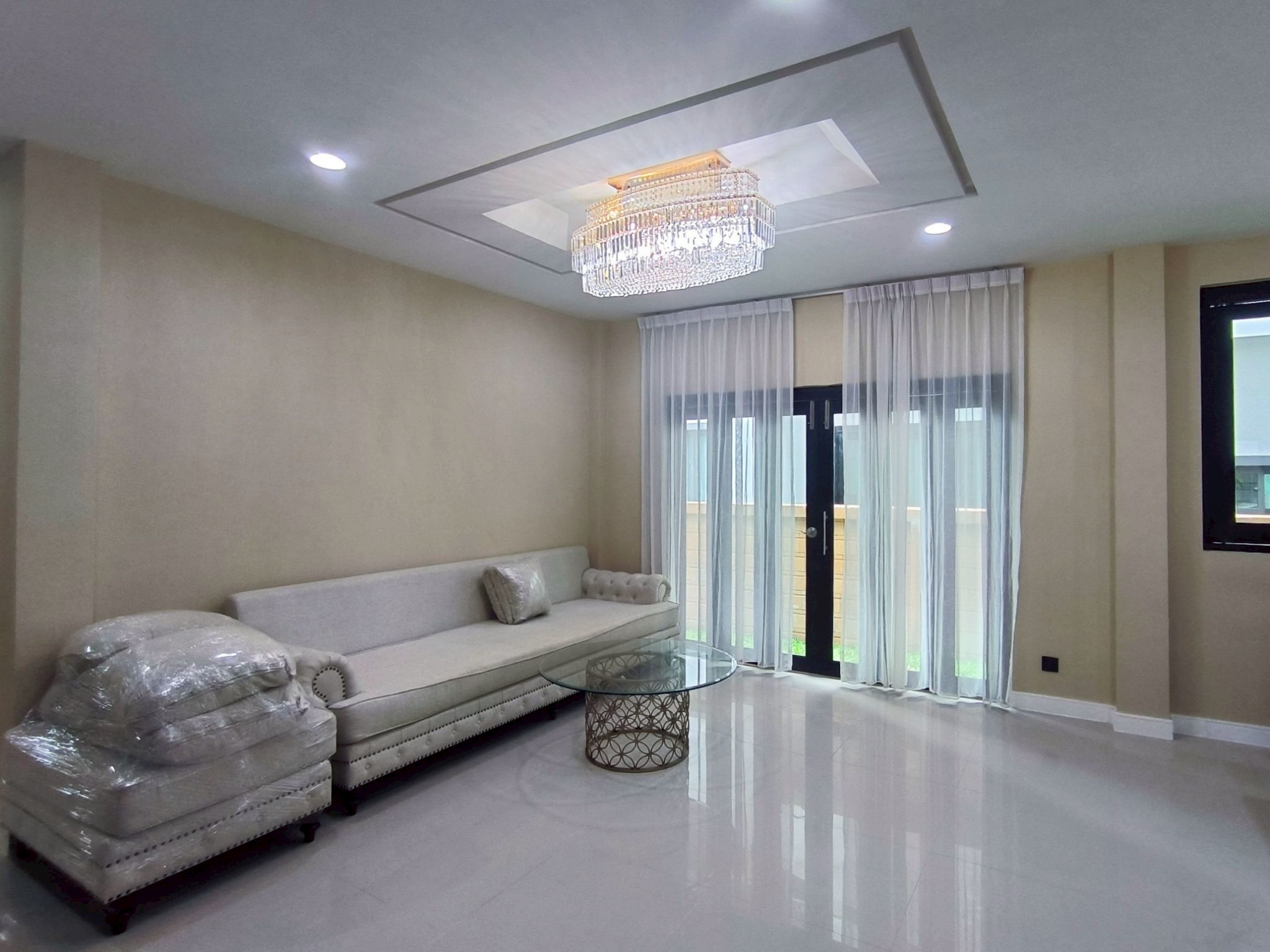 House with Shared Pool in Krung Thep Kritha 