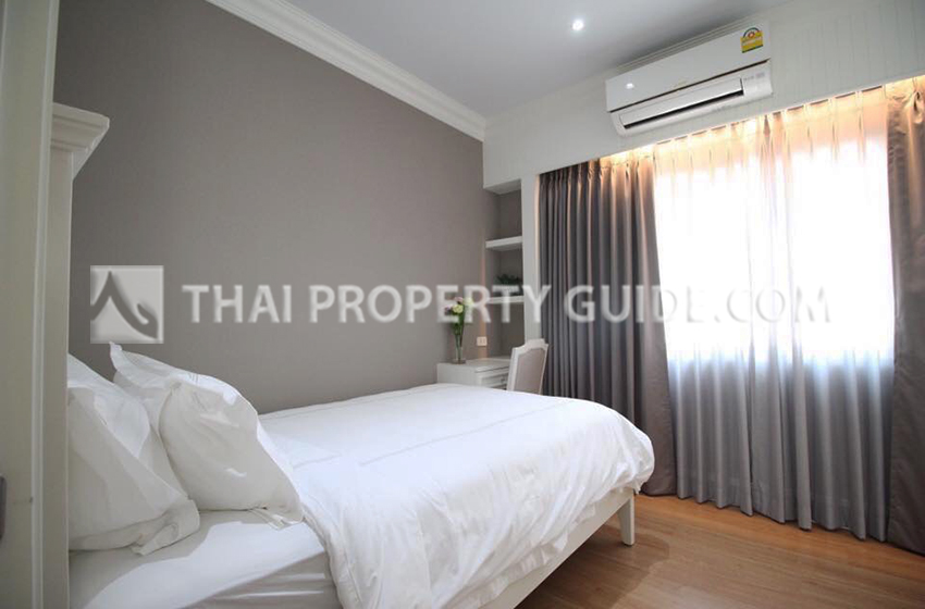 House with Shared Pool in Lat Phrao 