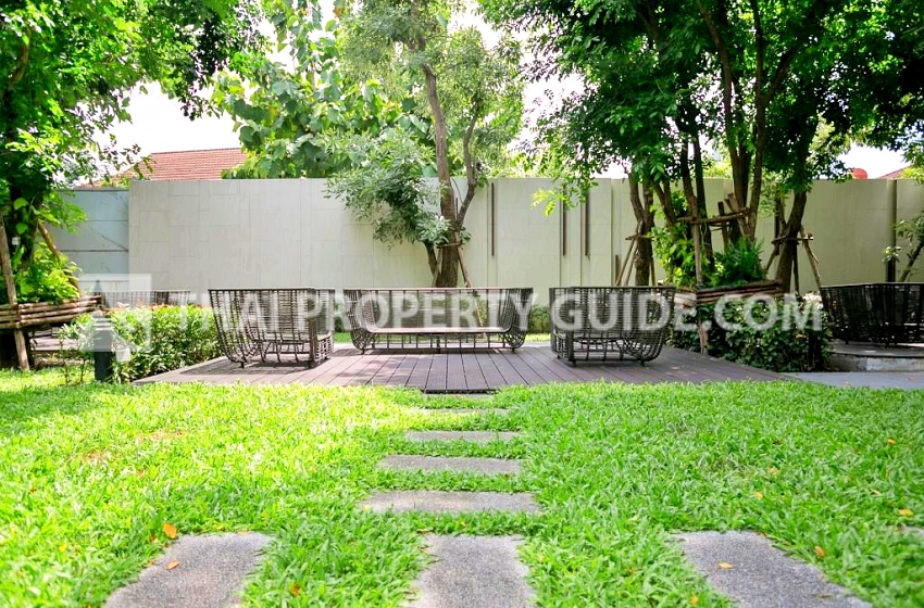 House with Shared Pool in Lat Phrao 