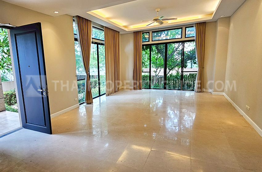 House with Shared Pool in Nichada Thani 