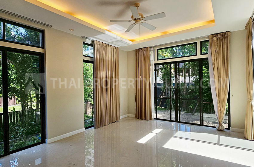 House with Shared Pool in Nichada Thani 