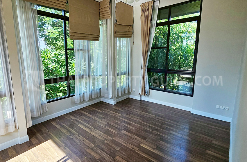 House with Shared Pool in Nichada Thani 