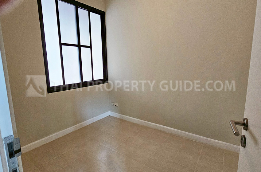 House with Shared Pool in Nichada Thani 