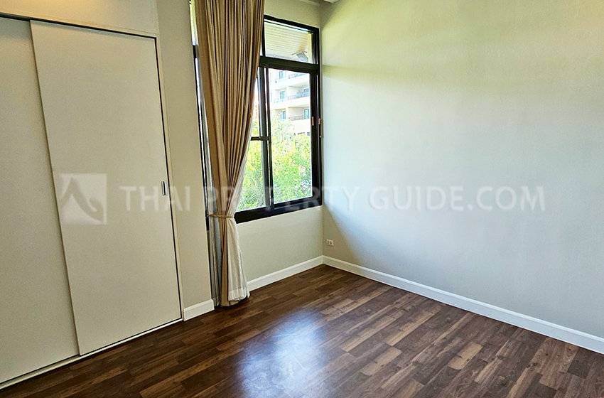 House with Shared Pool in Nichada Thani 