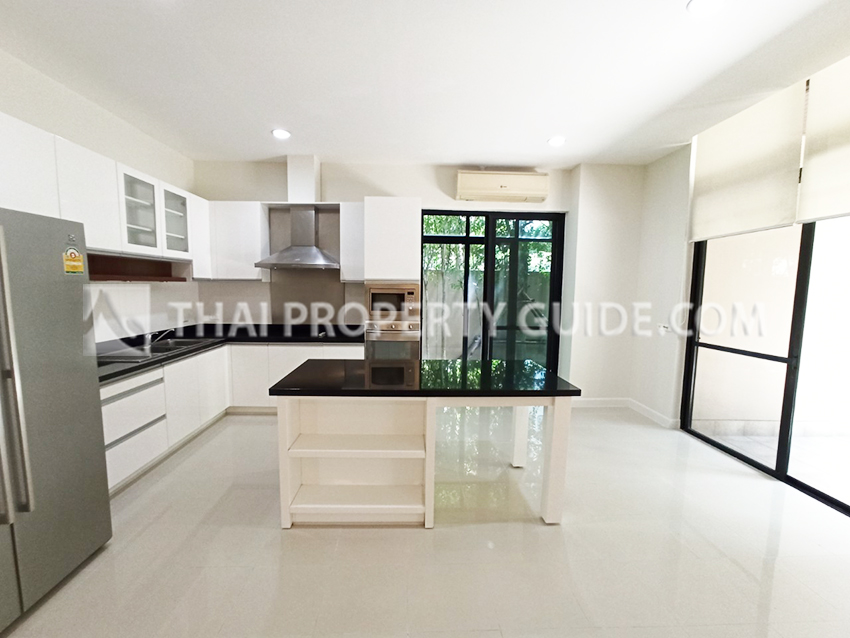 House with Shared Pool in Nichada Thani 