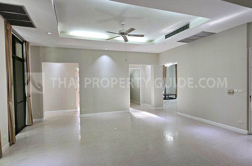 House with Shared Pool in Nichada Thani 
