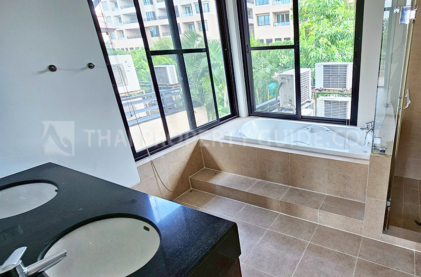 House with Shared Pool in Nichada Thani 