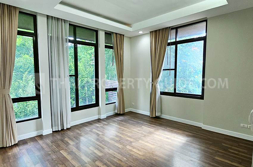 House with Shared Pool in Nichada Thani 
