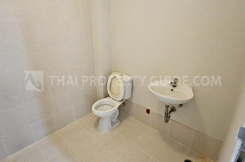 House with Shared Pool in Nichada Thani 