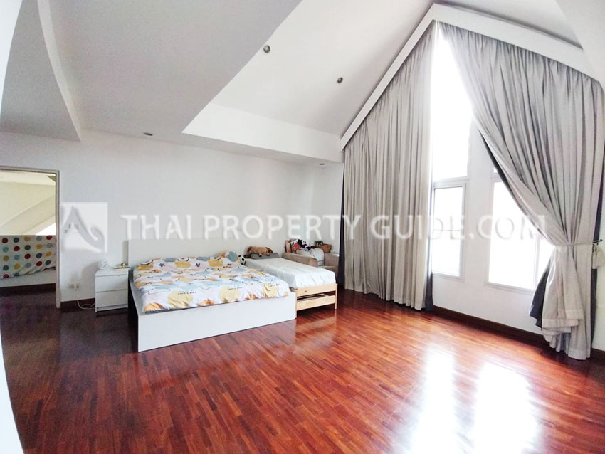 House with Shared Pool in Nichada Thani 