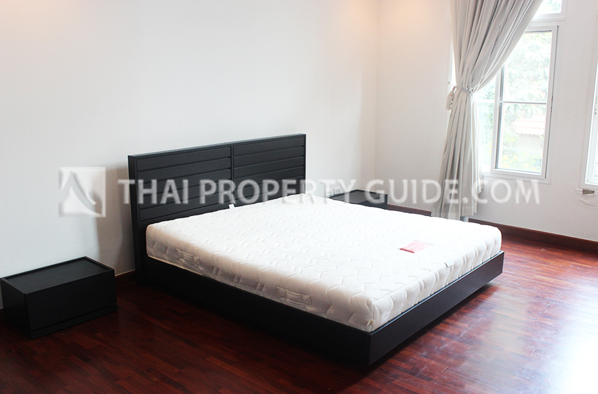 House with Shared Pool in Nichada Thani 