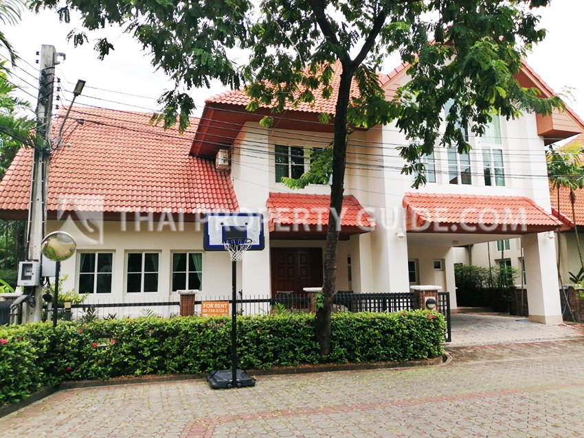 House with Shared Pool in Nichada Thani