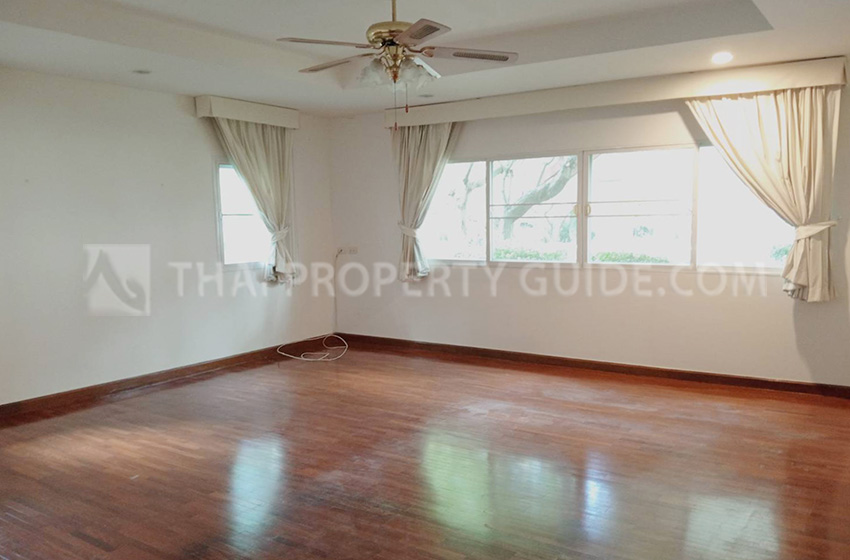 House with Shared Pool in Nichada Thani 