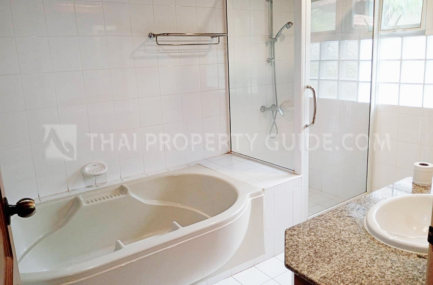House with Shared Pool in Nichada Thani 
