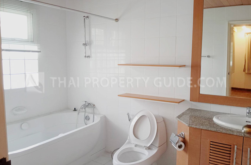 House with Shared Pool in Nichada Thani 