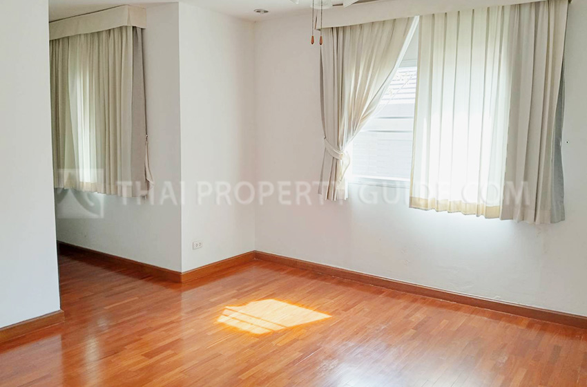 House with Shared Pool in Nichada Thani 