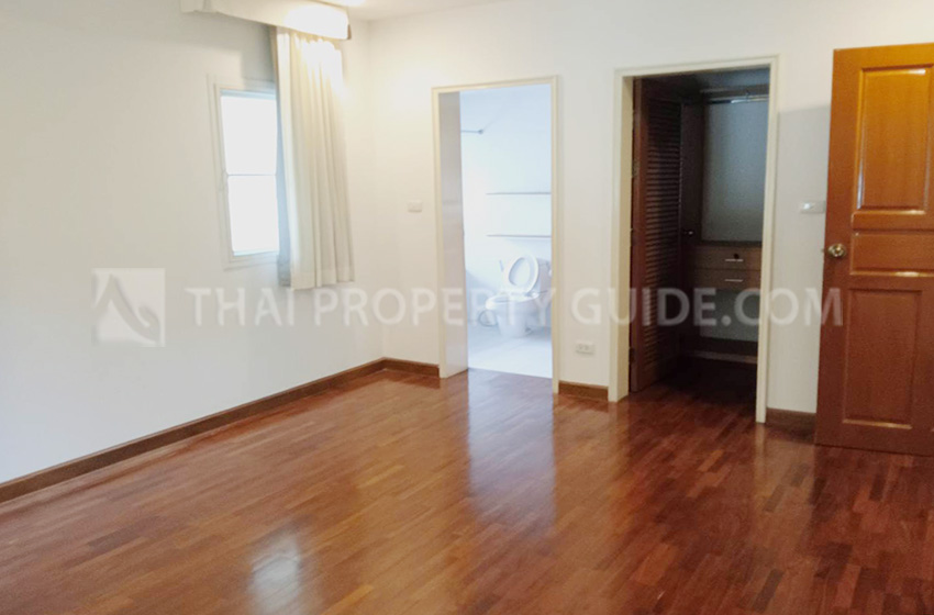 House with Shared Pool in Nichada Thani 
