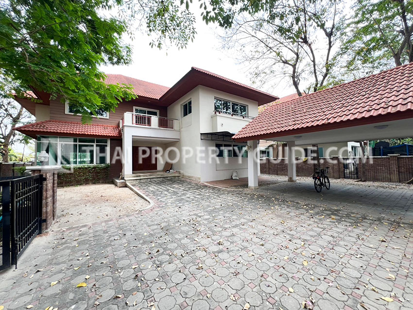 House with Shared Pool in Nichada Thani 