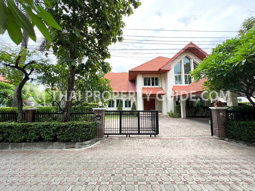 House with Shared Pool in Nichada Thani 