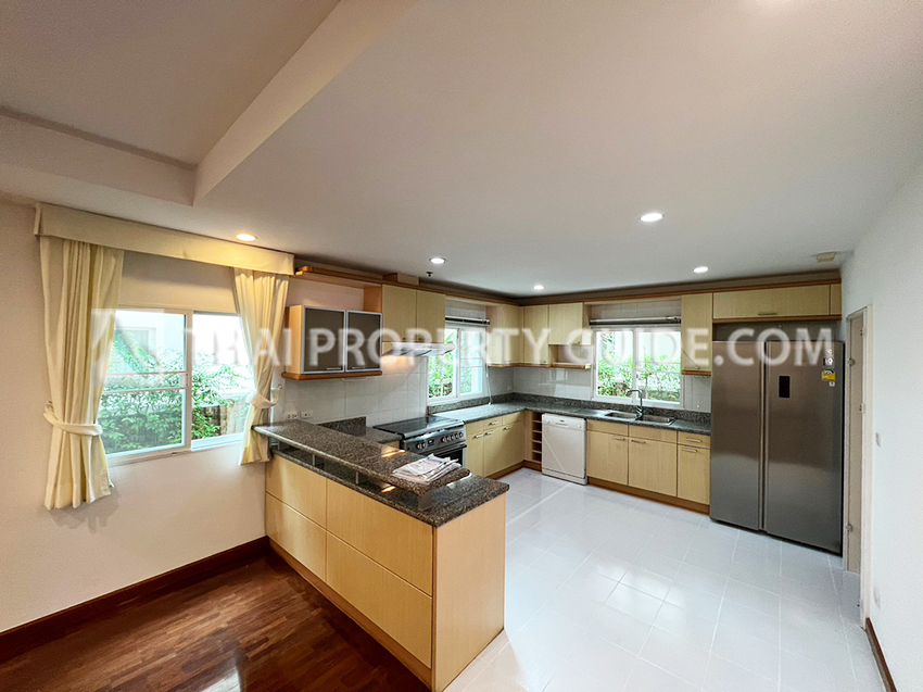 House with Shared Pool in Nichada Thani 