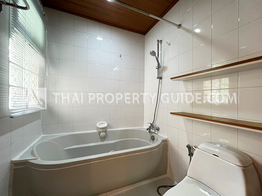 House with Shared Pool in Nichada Thani 