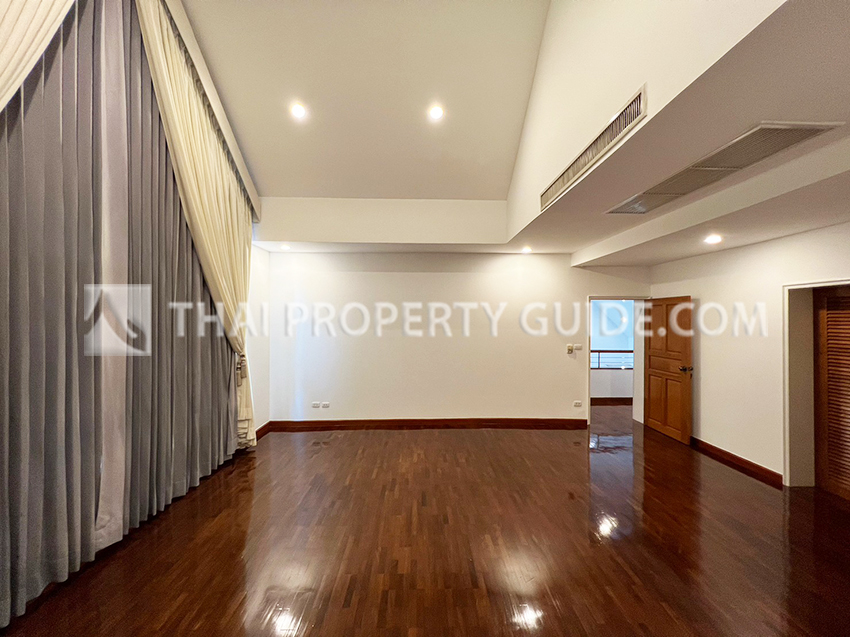 House with Shared Pool in Nichada Thani 