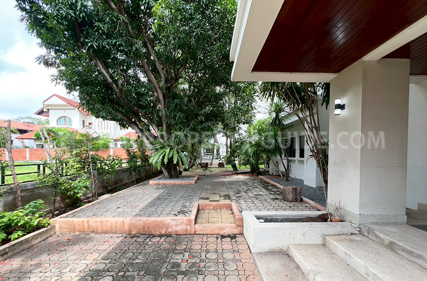 House with Shared Pool in Nichada Thani 