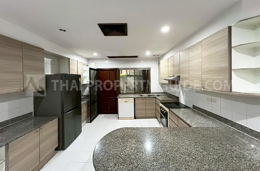House with Shared Pool in Nichada Thani 