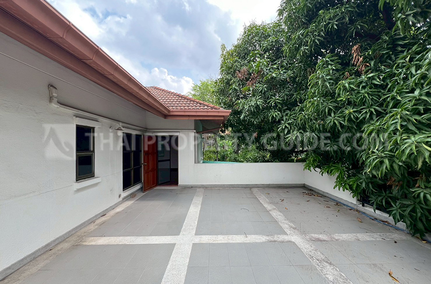 House with Shared Pool in Nichada Thani 
