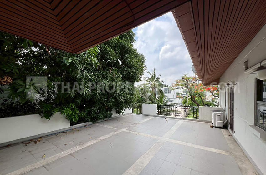 House with Shared Pool in Nichada Thani 