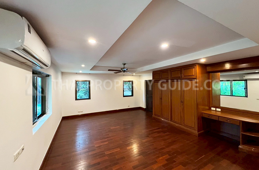 House with Shared Pool in Nichada Thani 