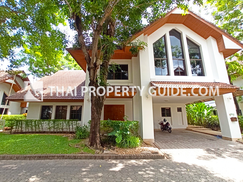 House with Shared Pool for rent in Nichada Thani