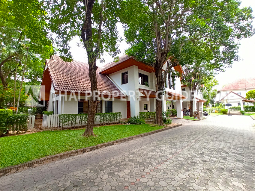House with Shared Pool in Nichada Thani 