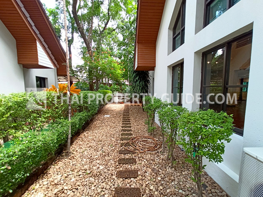 House with Shared Pool in Nichada Thani 