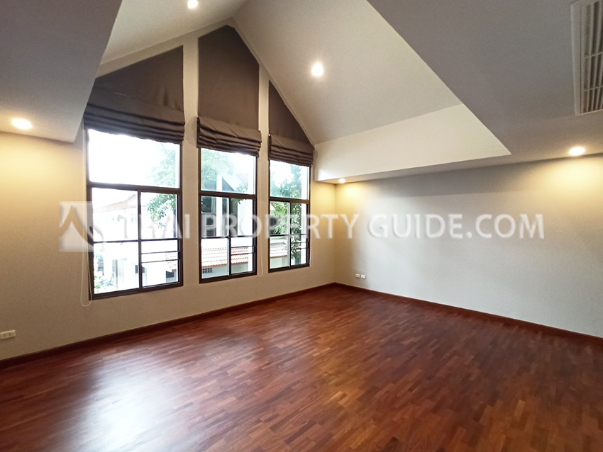 House with Shared Pool in Nichada Thani 