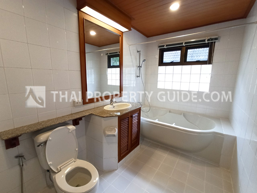 House with Shared Pool in Nichada Thani 