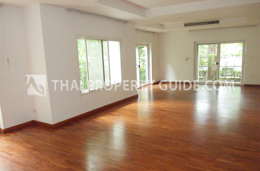 House with Shared Pool in Nichada Thani 