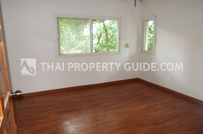 House with Shared Pool in Nichada Thani 