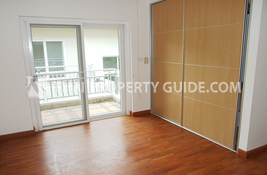 House with Shared Pool in Nichada Thani 
