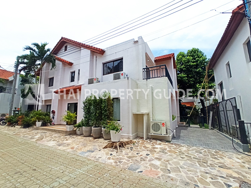House with Shared Pool in Nichada Thani 