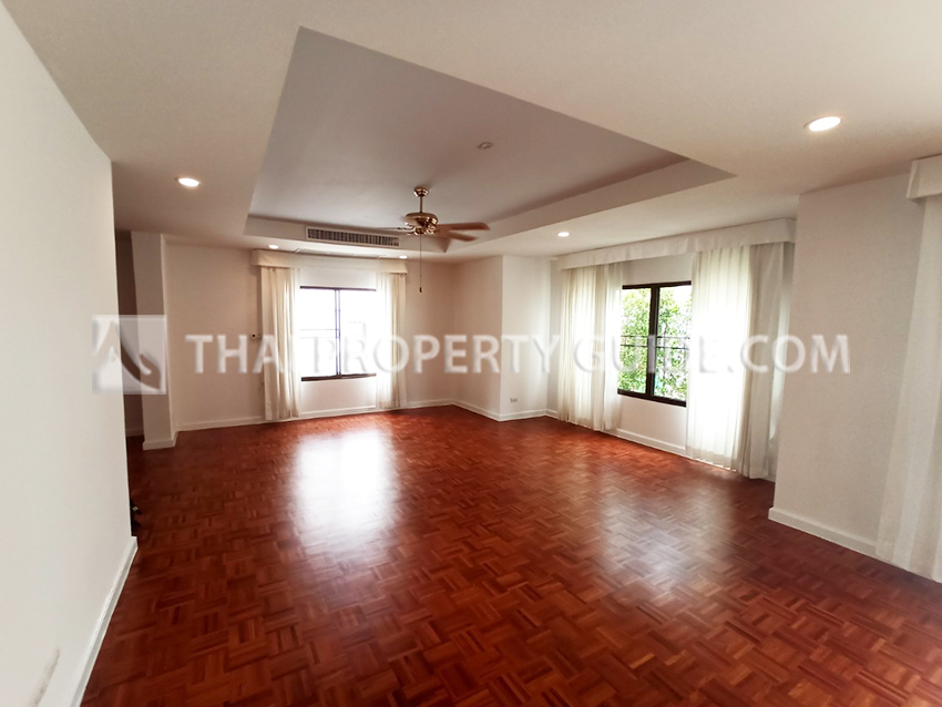 House with Shared Pool in Nichada Thani 