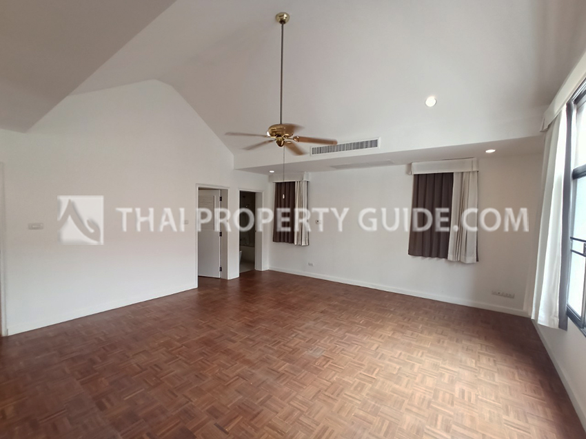 House with Shared Pool in Nichada Thani 