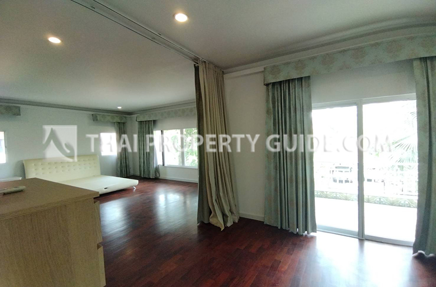 House with Shared Pool in Nichada Thani 