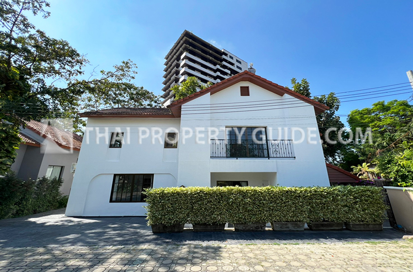 House with Shared Pool in Nichada Thani