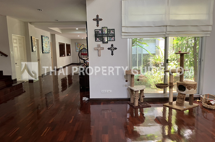 House with Shared Pool in Nichada Thani 